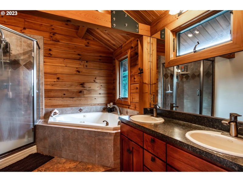 Owner's Suite Bathroom