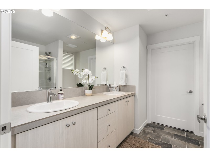 Owner's Suite Bathroom