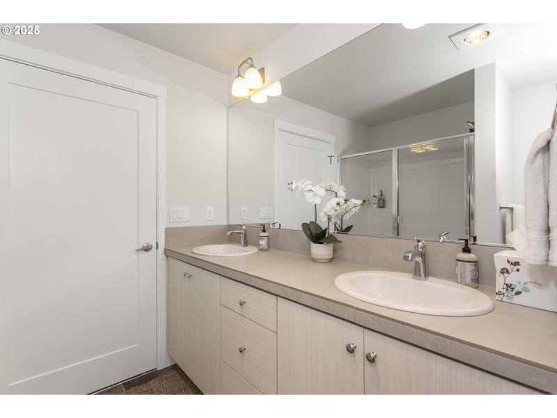 Owner's Suite Bathroom