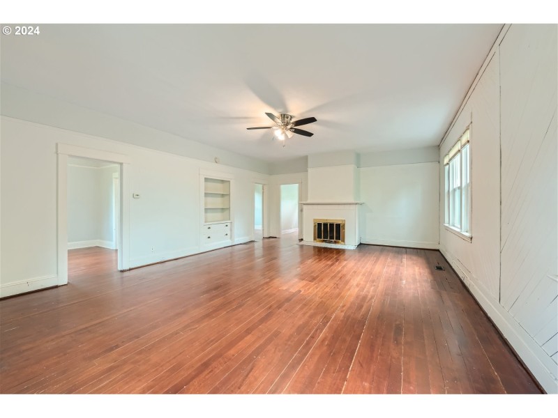 Living Room/Dining Room