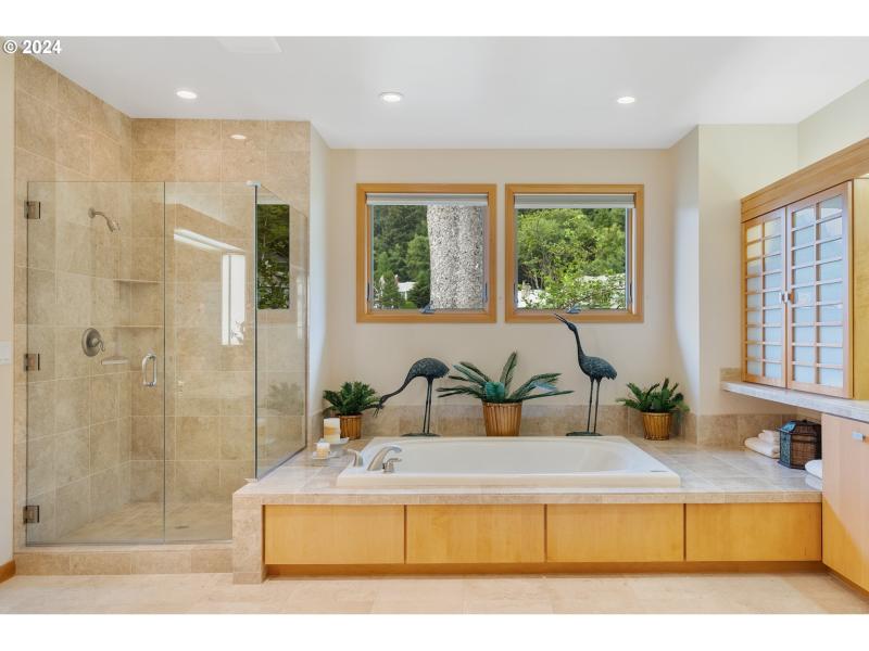 Owner's Suite Bathroom