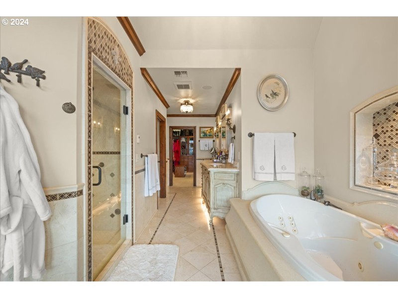 Owner's Suite Bathroom