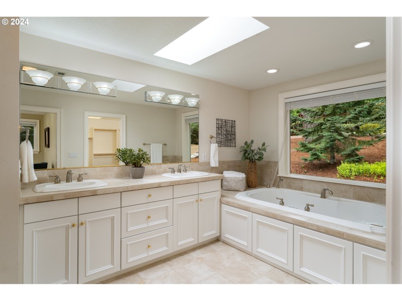 Owner's Suite Bathroom