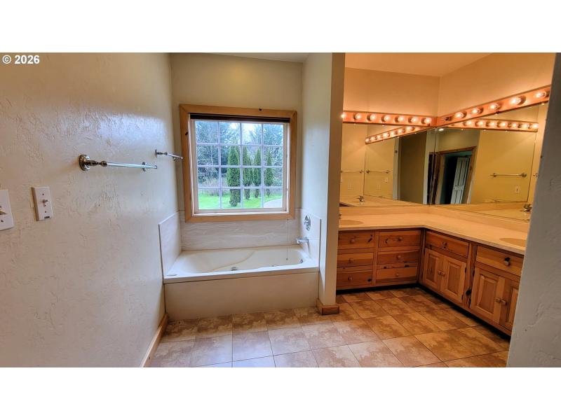 Bathroom, Attached
