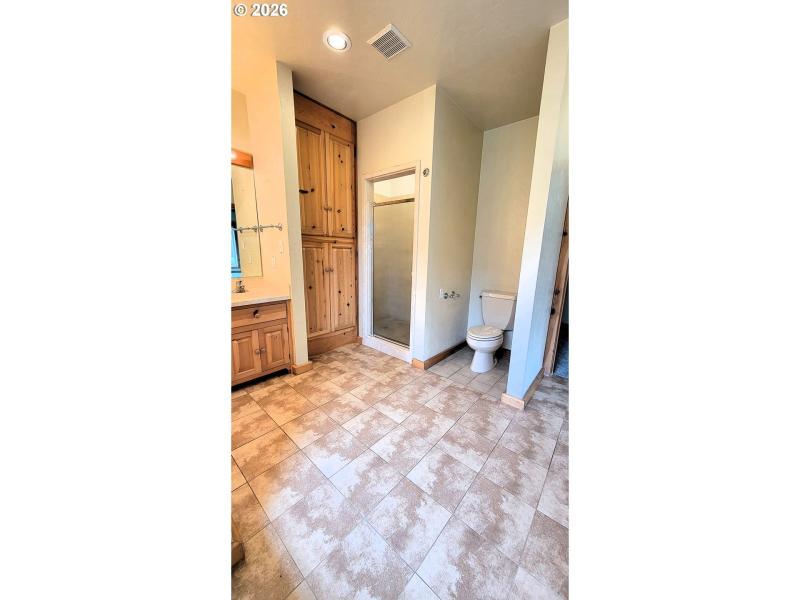 Bathroom, Attached