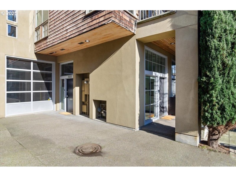 Entrance/Foyer