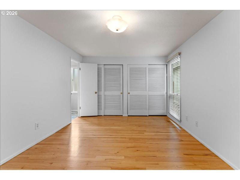 Bedroom, Primary