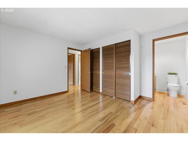 Bedroom, Primary