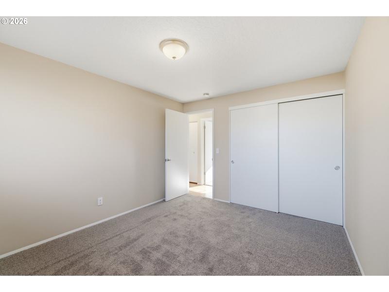 Bedroom, Primary