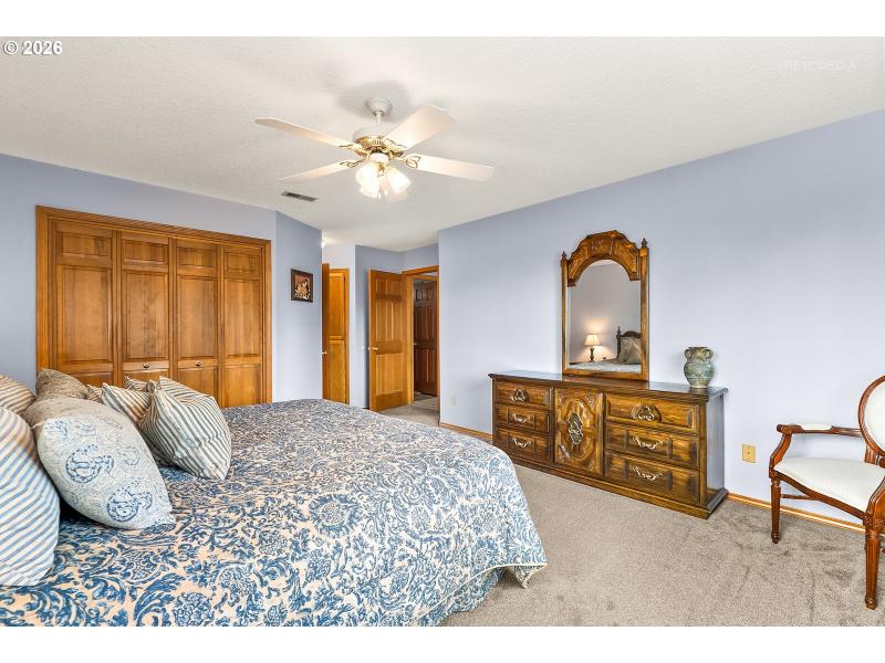 Bedroom, Primary