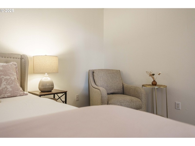 Bedroom, Primary