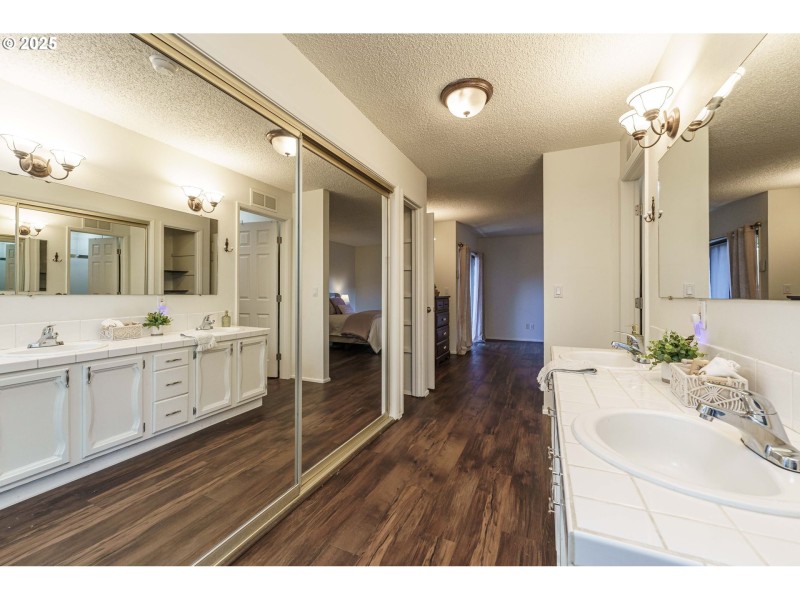Bathroom, Attached