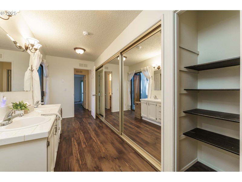Bathroom, Attached