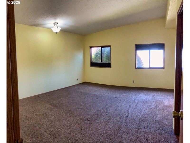 Bedroom, Primary