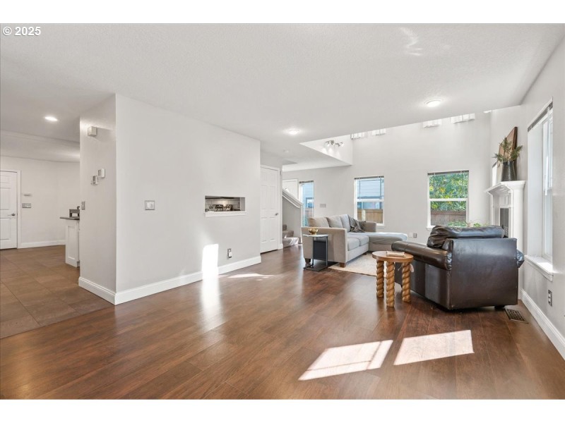 Living Room/Dining Room