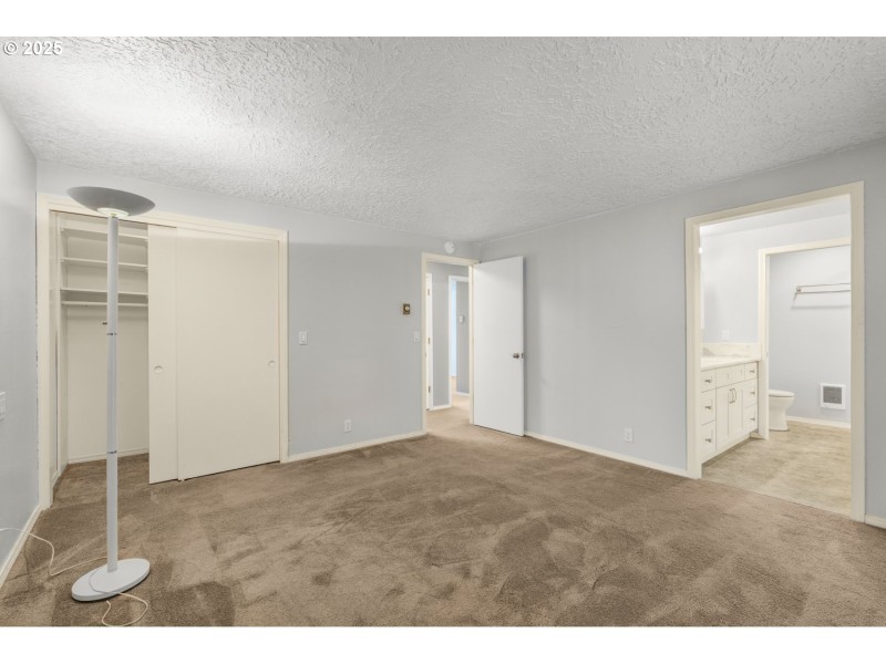 Bedroom, Primary