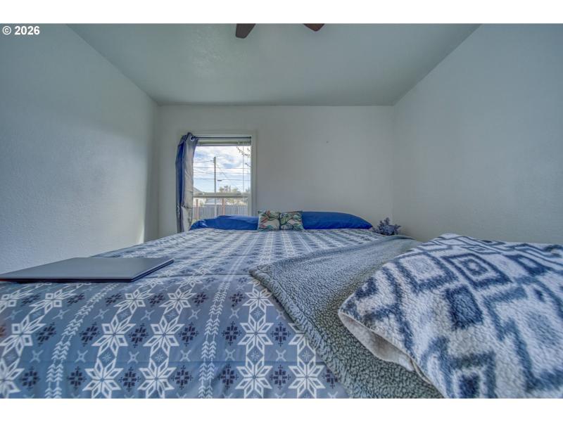 Bedroom, Primary