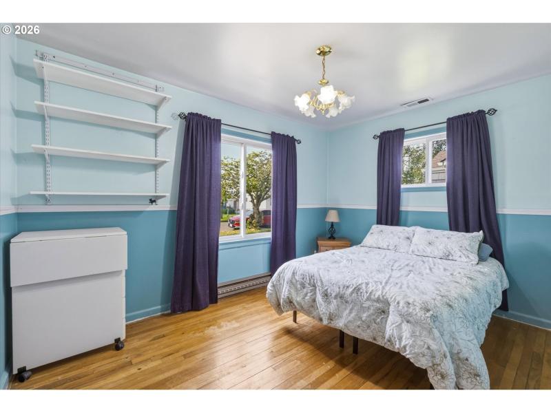 Bedroom, Primary