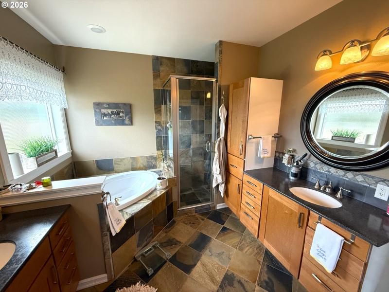 Bathroom, Attached