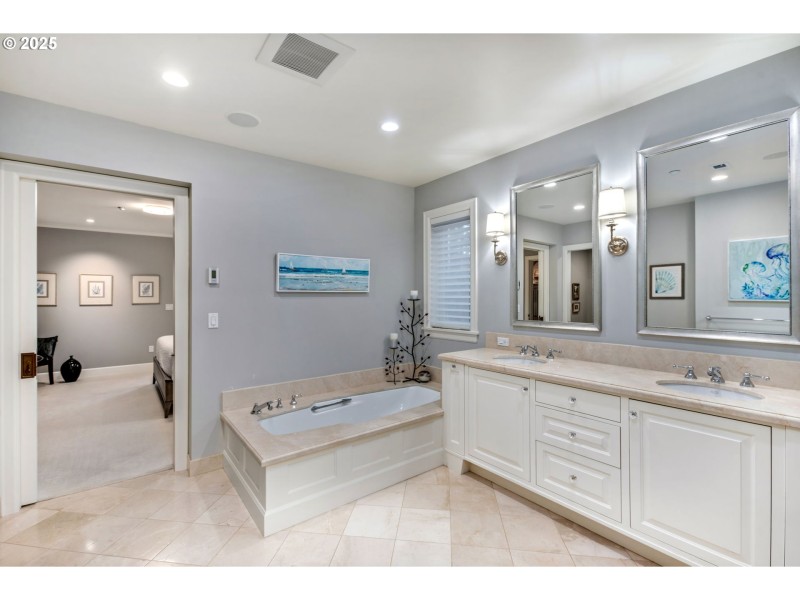 Bathroom, Attached
