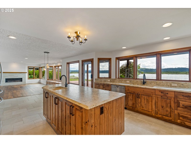 Kitchen/Living Room