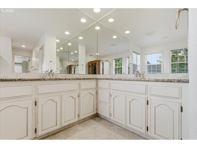 Owner's Suite Bathroom