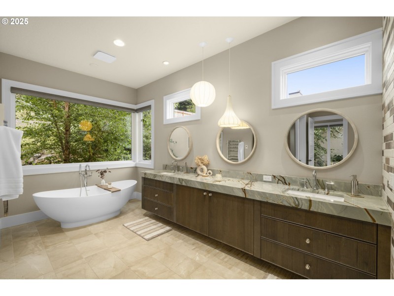 Owner's Suite Bathroom