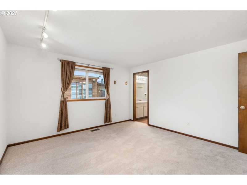 Bedroom, Owner's Suite