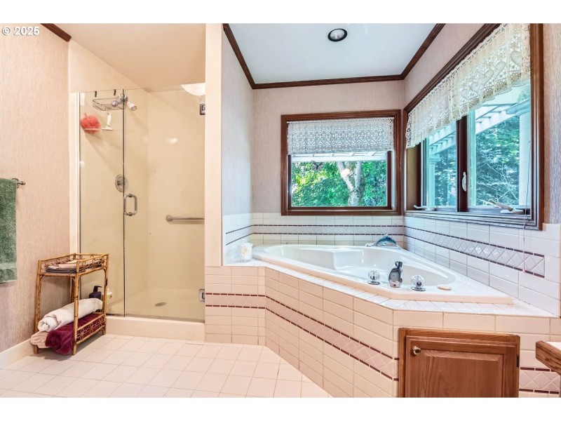 Owner's Suite Bathroom