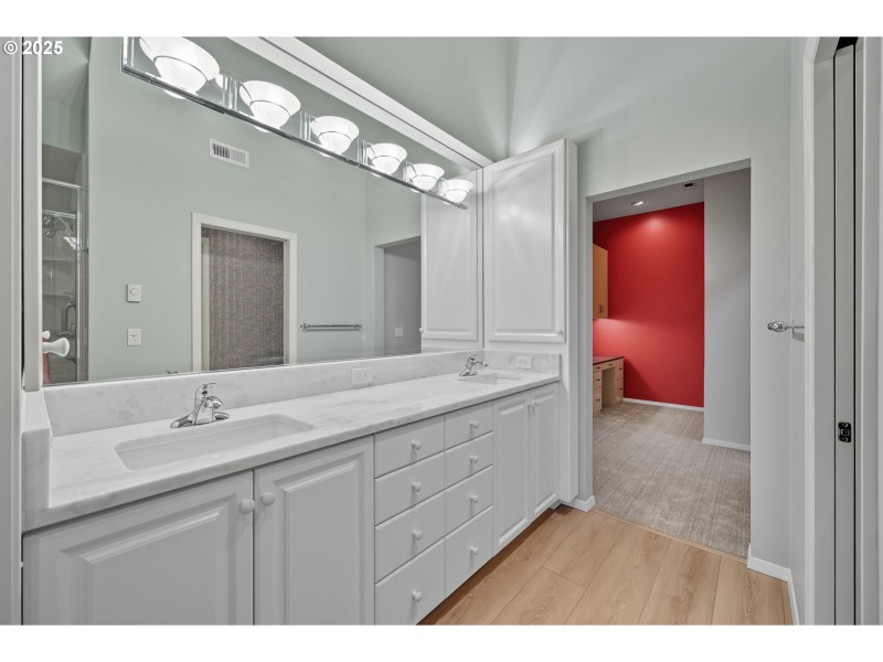 Owner's Suite Bathroom