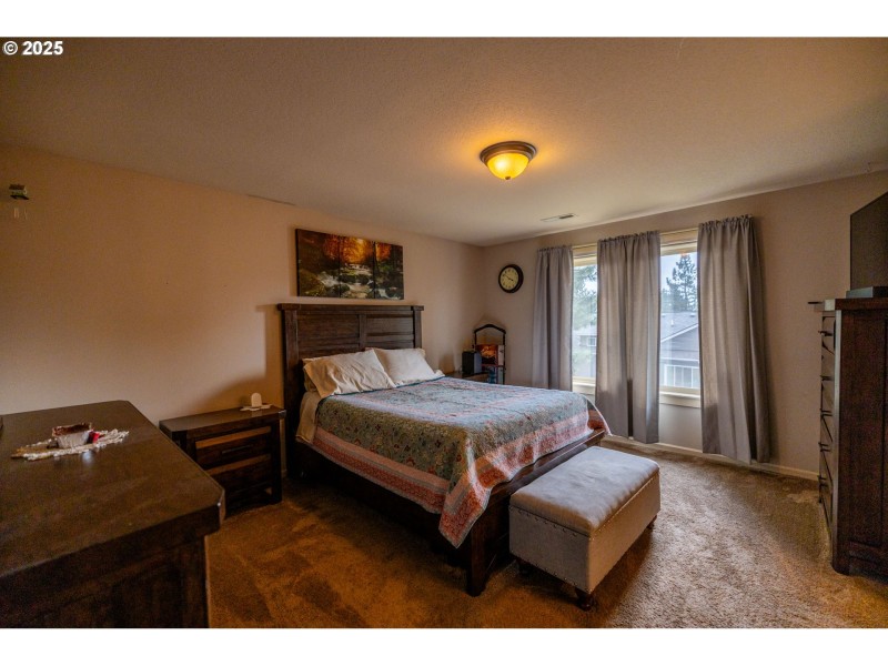 Bedroom, Primary