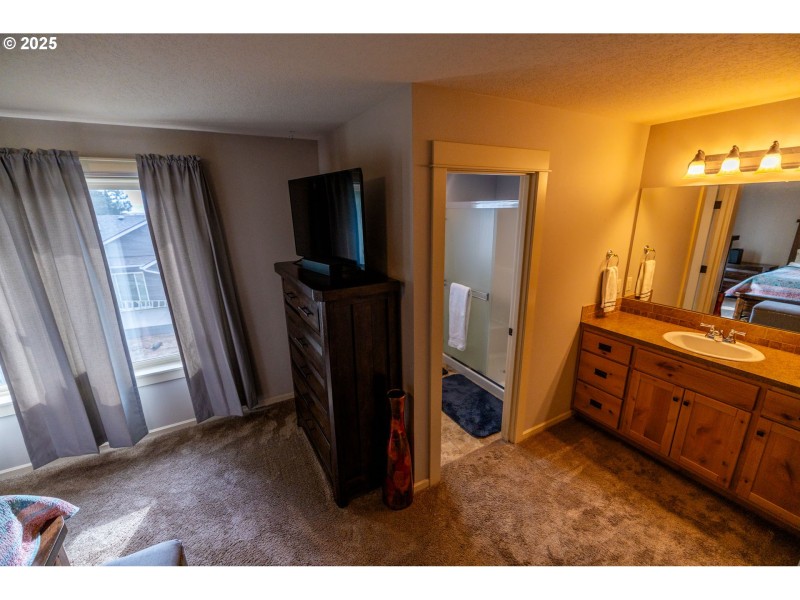 Bedroom, Primary