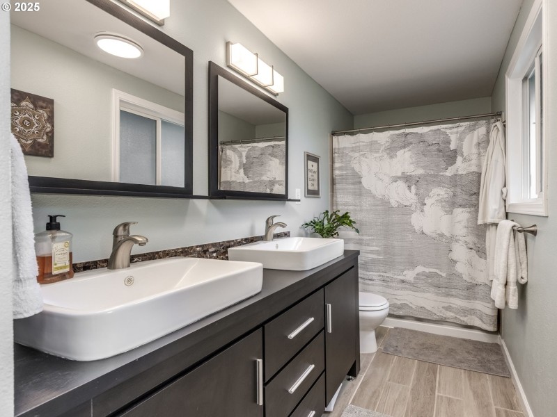 Owner's Suite Bathroom