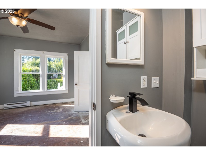 Bedroom, Owner's Suite