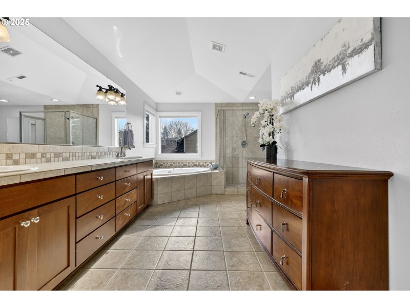 Owner's Suite Bathroom