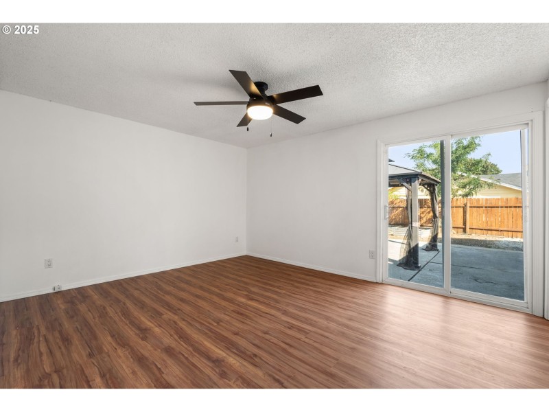 Bedroom, Primary