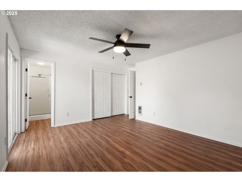 Bedroom, Primary