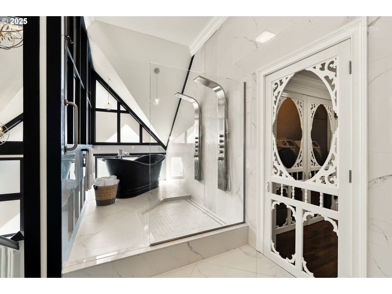 Owner's Suite Bathroom