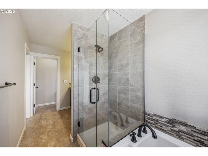 Owner's Suite Bathroom