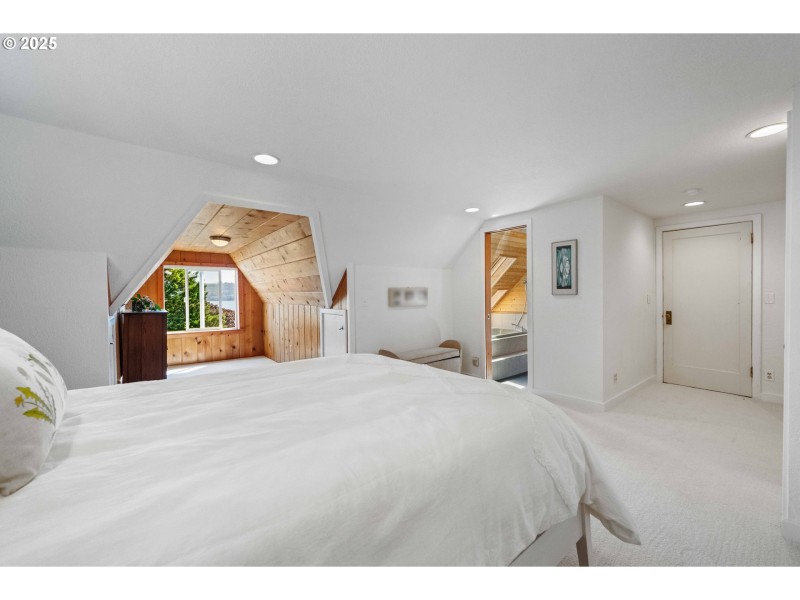 Bedroom, Owner's Suite