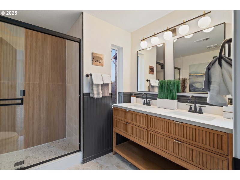 Owner's Suite Bathroom