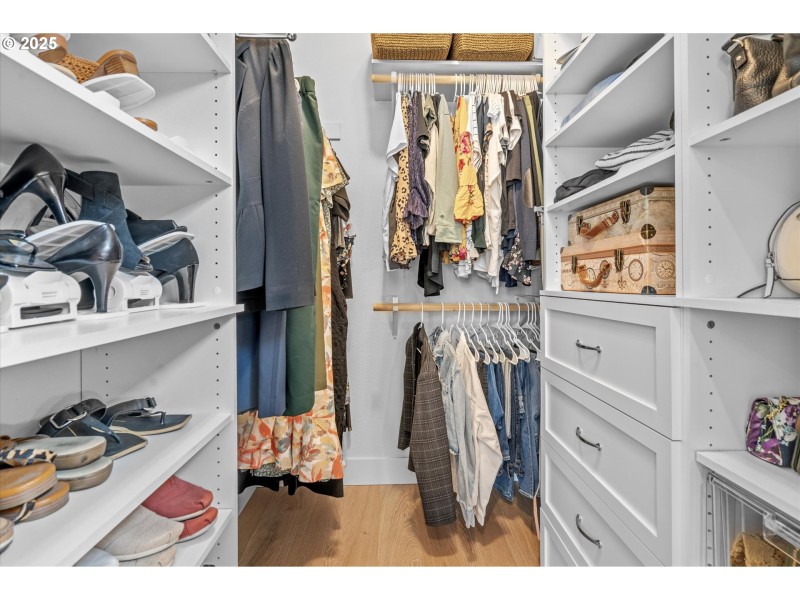 Bedroom, Primary