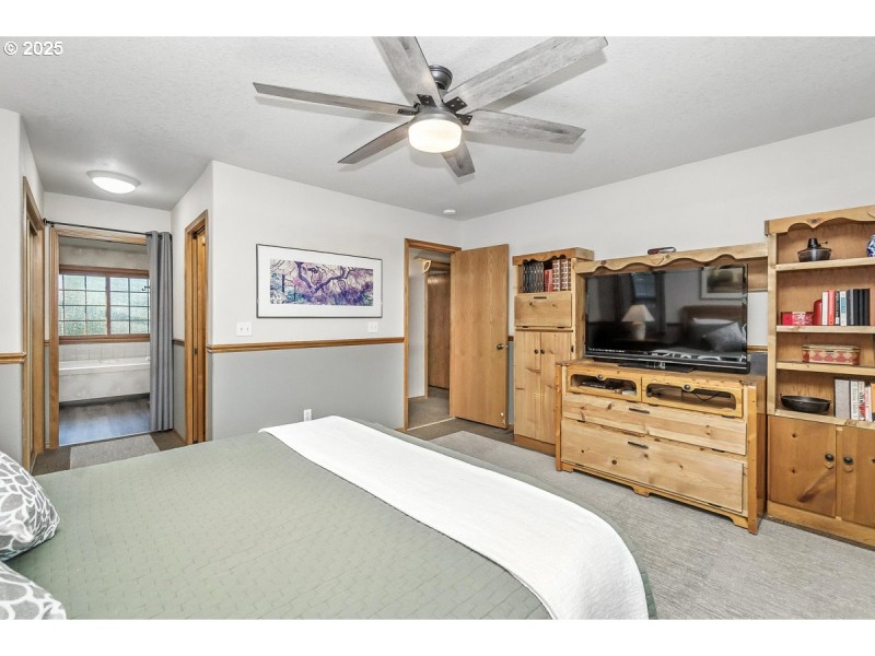 Bedroom, Owner's Suite