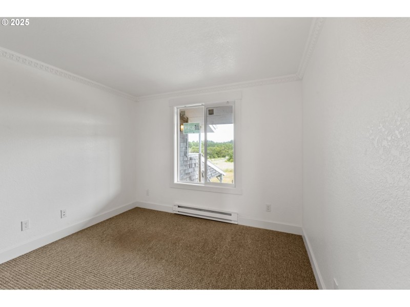 Bedroom, Primary