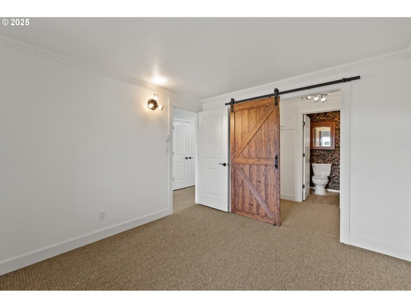 Bedroom, Primary