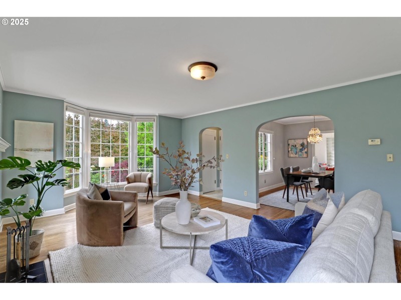 Living Room/Dining Room