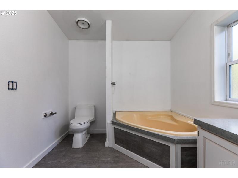 Bathroom, Attached