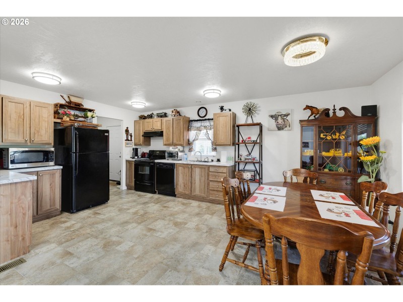 Kitchen/Dining Room