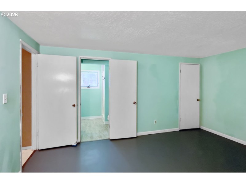 Bedroom, Primary