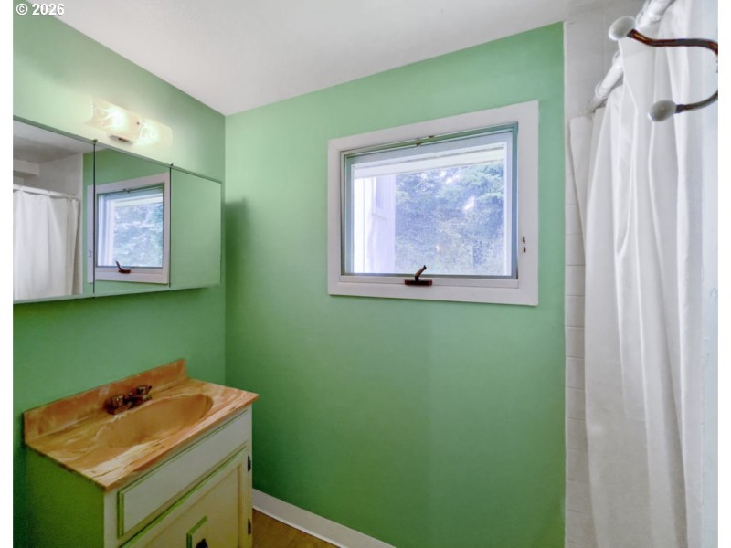 Bathroom, Attached